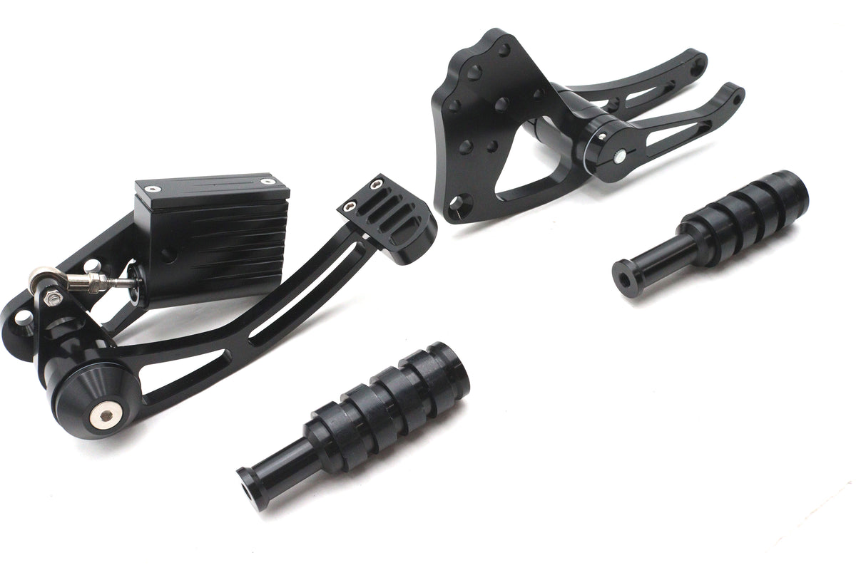 HARLEY Ultima Billet Forward Control Kit Black Fits Custom 0- , Application with pre-1999 mounting h