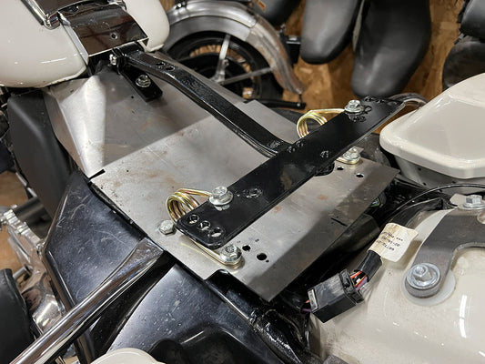 HARLEY Seat Base Mount Plate Black fits 2008-UP FLT,