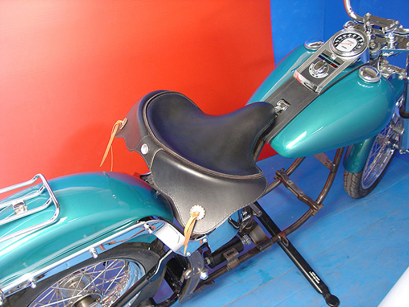 HARLEY Black Leather Solo Seat with Skirt fits 1936-1940 EL, 1941-1984 FL, 1929-1952 WL, 1930-1936 VL, 1937-1948 UL, 1937-1972 G,