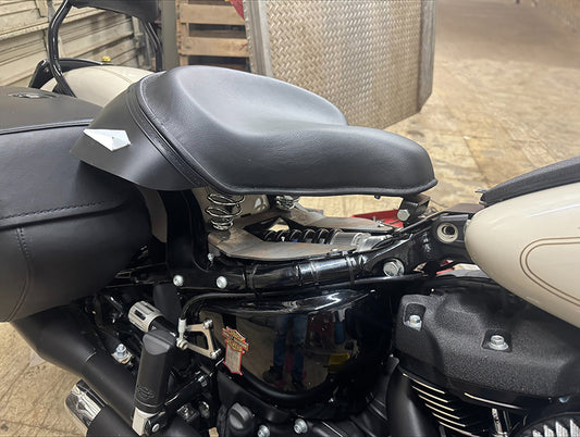 HARLEY Police Solo Seat Kit fits 2018-UP FXST,