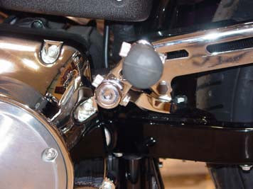 HARLEY Einstellbares Sozius-Fußrastenhalter-Kit Chrom Passt für 0-  Custom, alle Modelle mit Steckerhalterung