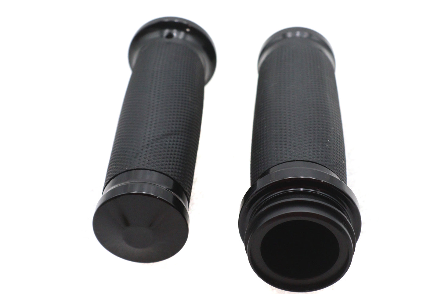 HARLEY Caliber Lenkergriff-Set Schwarz Passend für 2008-2022 FLT,