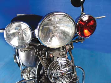 HARLEY Zusatzscheinwerferhalterung schwarz Passend für 1938-1940 EL, 1941-1948 FL,
