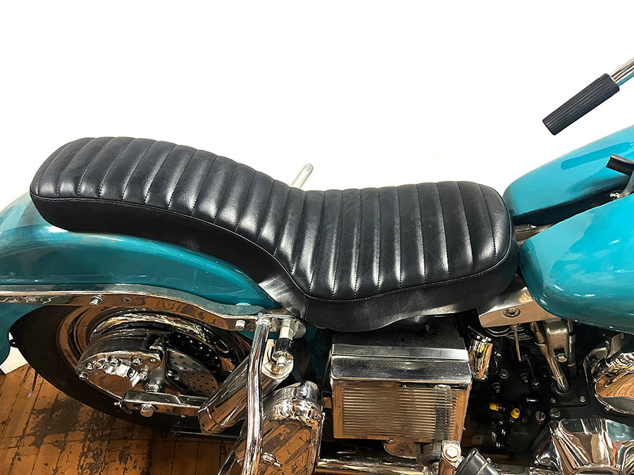 HARLEY Corbin Gentry Tuck and Roll Sitz Schwarz Passend für 1965-1984 FL, 1971-1984 FX,