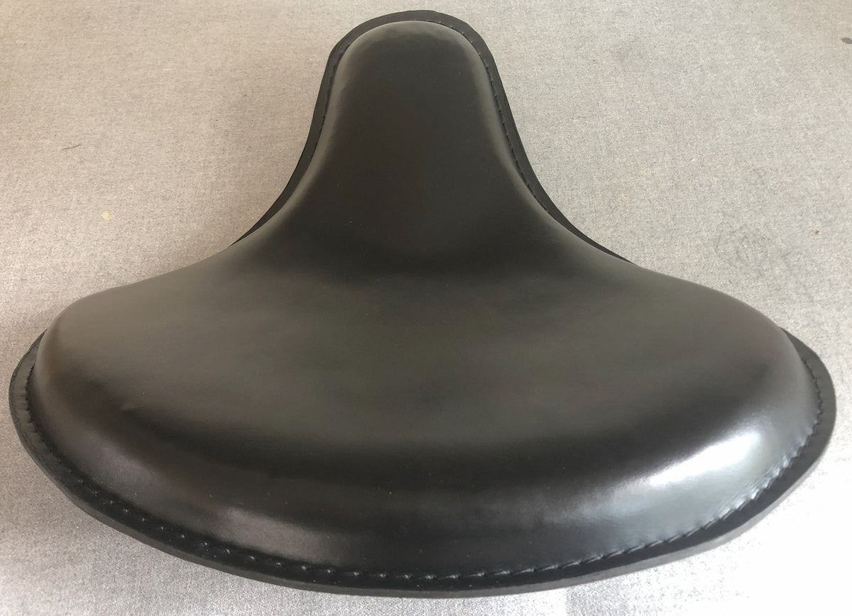 Ext Wide large Solo Seat
Top Genuine BLK Thick Leather 
Wide / Tractor Style 
Plain Extra Comfort 28mm Padding
3.5mm HeavyFormed Steel