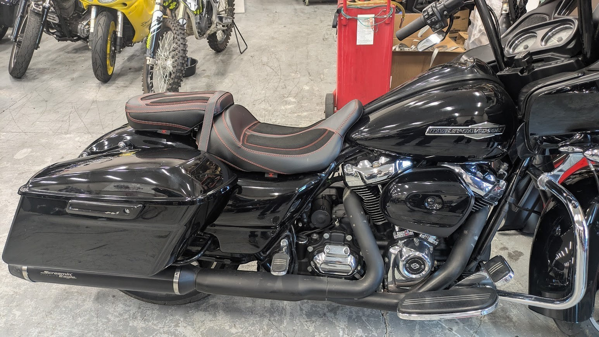 Harley Davidson Touring GEL Seat for CVO Road Street Electra Glide Bagger | Legacy