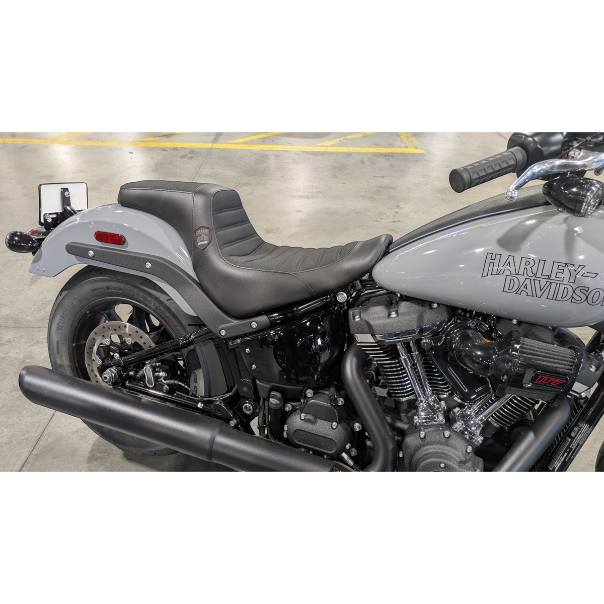 Champ Customs Performance Gripper Dual Hybrid GEL Seat for Softail low rider Tuk&Roll 2018-2025