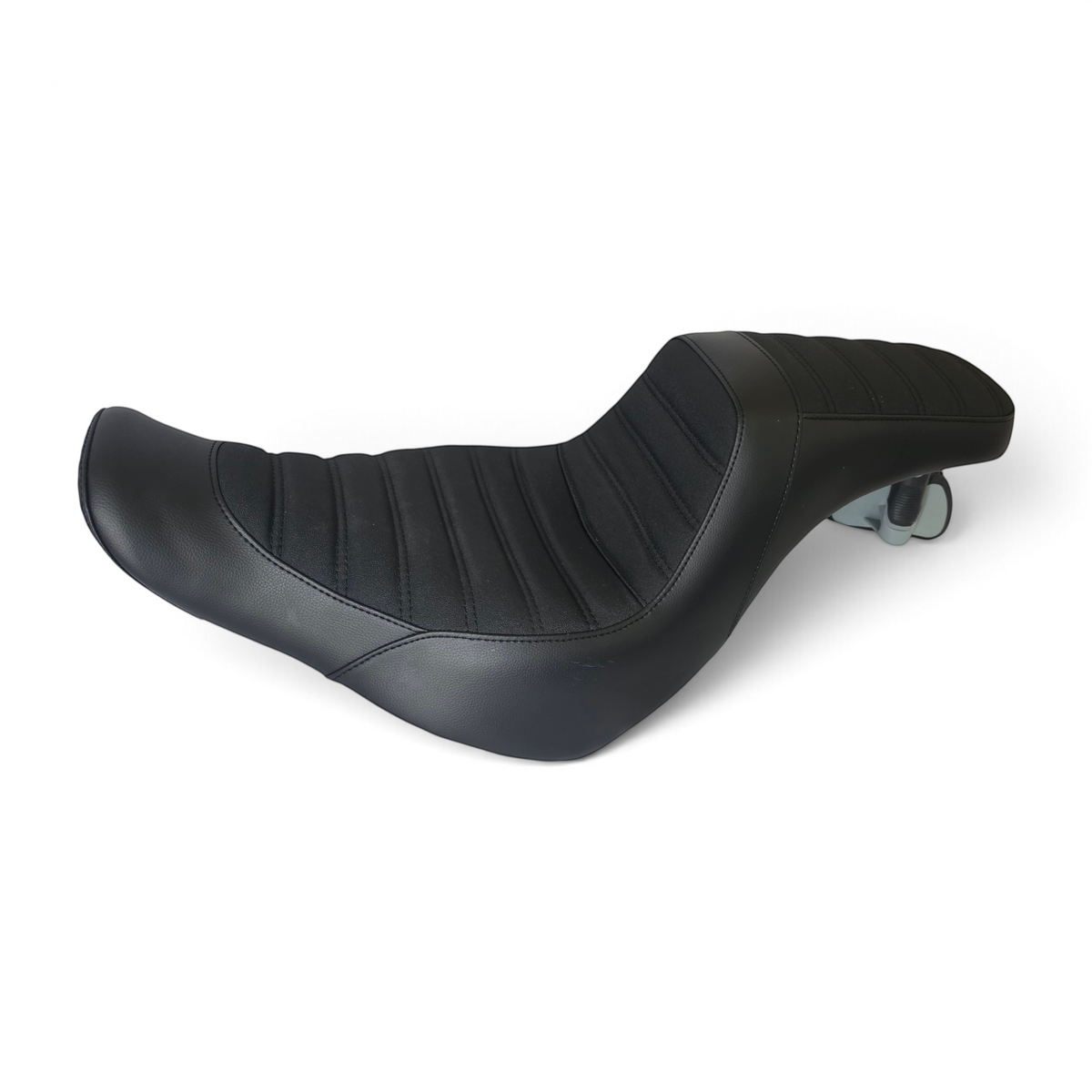 Champ Customs Performance Gripper Dual Hybrid GEL Seat for Softail low rider Tuk&Roll 2018-2025