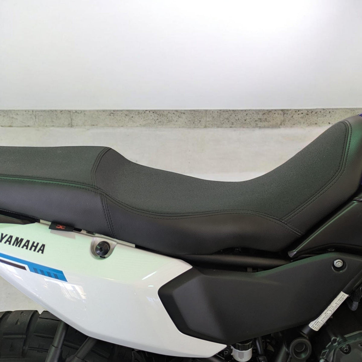 Yamaha Tenere 700 Standard Seat Full Grip Top | Champ Customs Adventure Pro